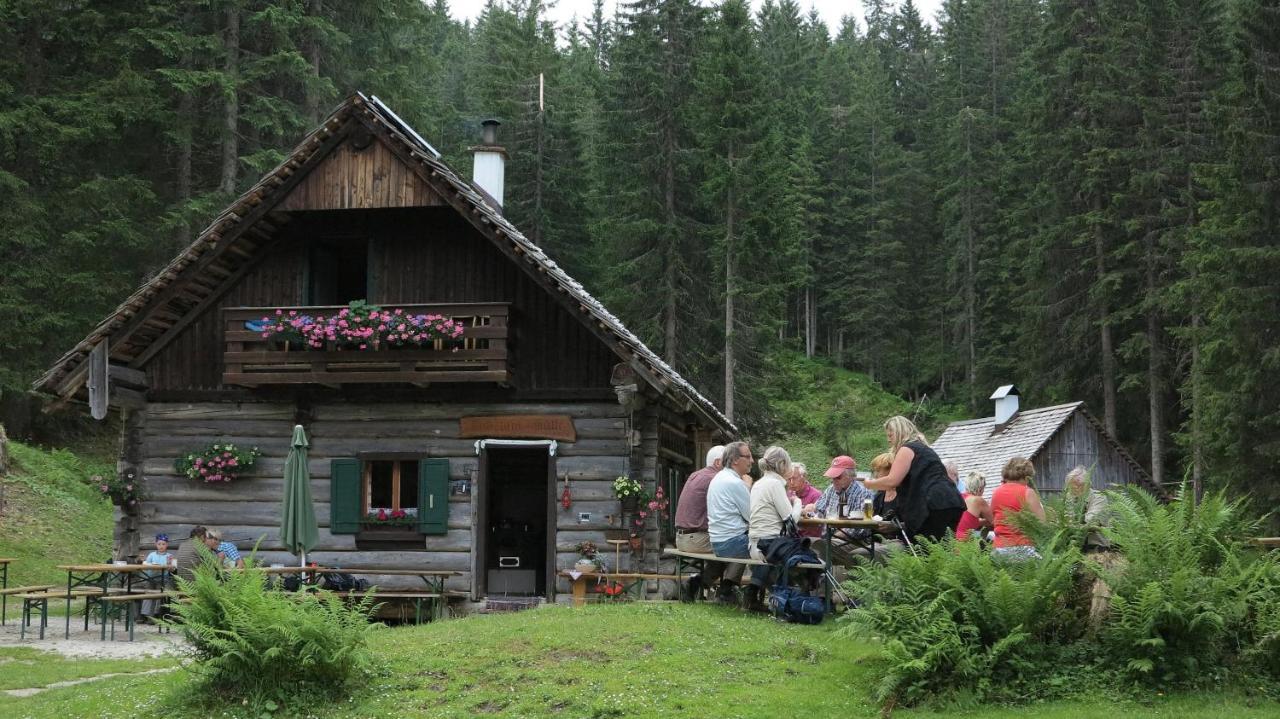 Ferienwohnung Kunterbunt โกเซา ภายนอก รูปภาพ